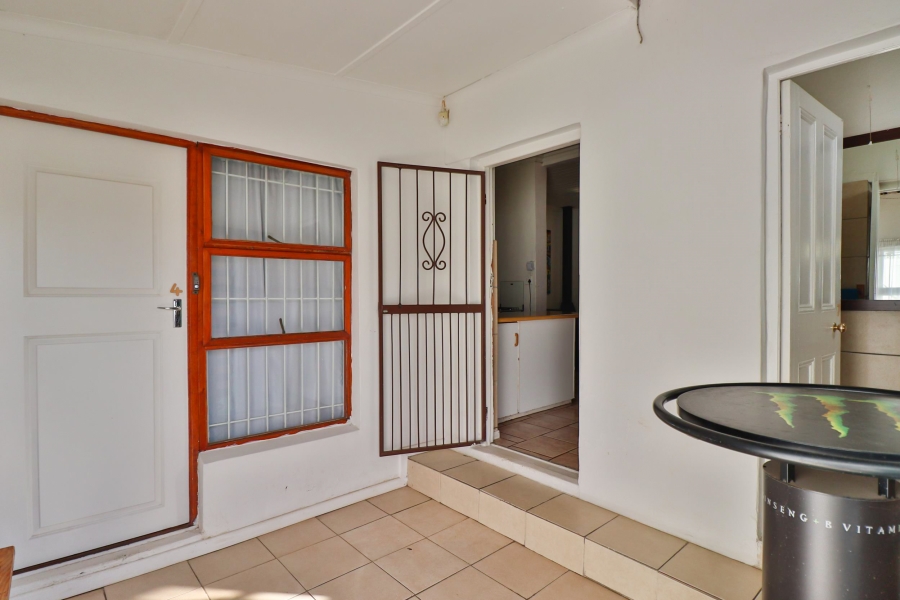 5 Bedroom Property for Sale in Stellenbosch Central Western Cape